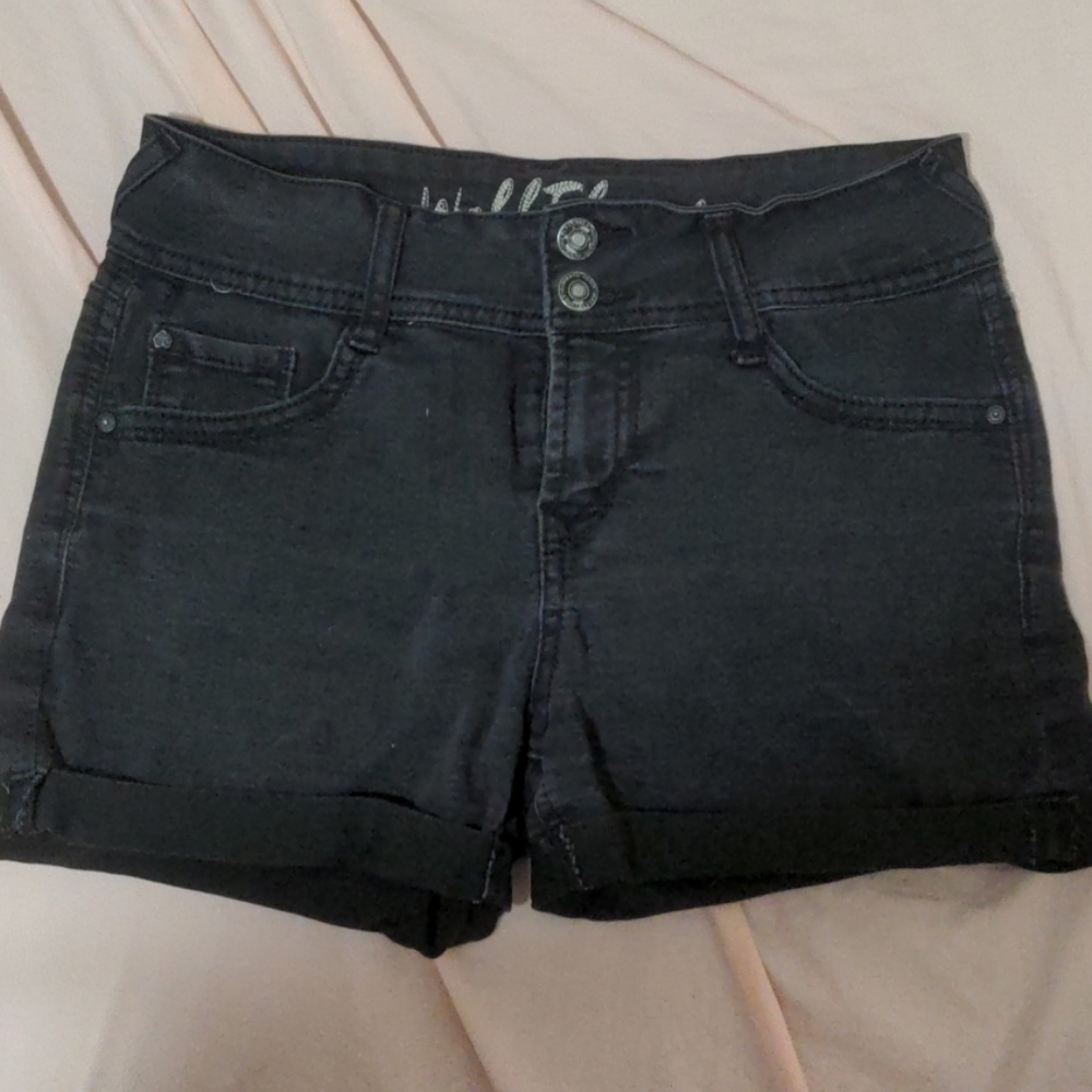Wallflower, Size 5, shorts